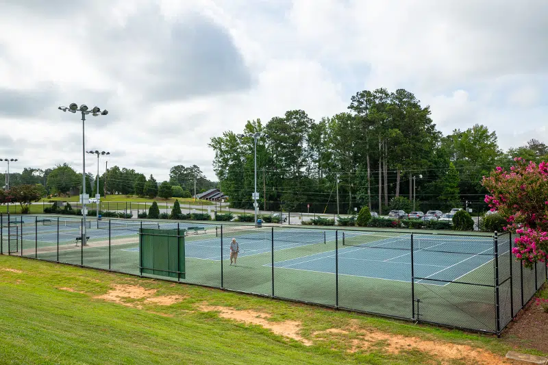 photo of tennis cpurts at lakeshore complex carrollton ga